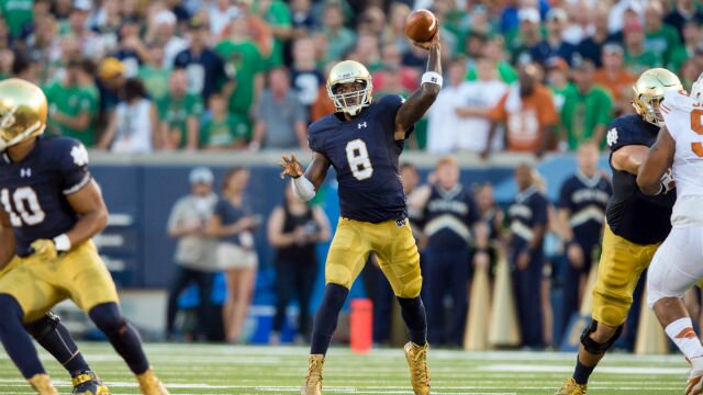 Malik Zaire is Key to Success of Notre Dame Football in 2015