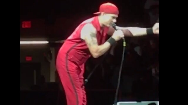 Red Hot Chili Peppers\' Drummer Sings Michigan\'s Fight Song at Concert in Ohio State Territory