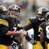 Pittsburgh Steelers-Big Ben huddles with offense
