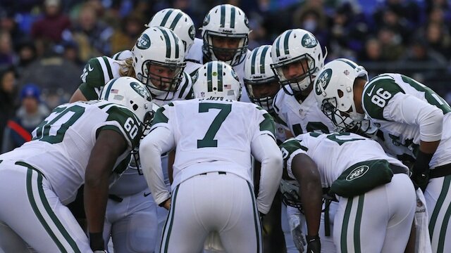 New York Jets huddle