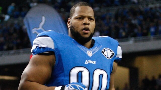 Ndamukong Suh signs with Miami Dolphins from Detroit Lions NFL Free Agency