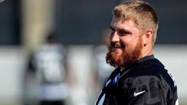 Right-Tackle-Mike-Remmers.jpg