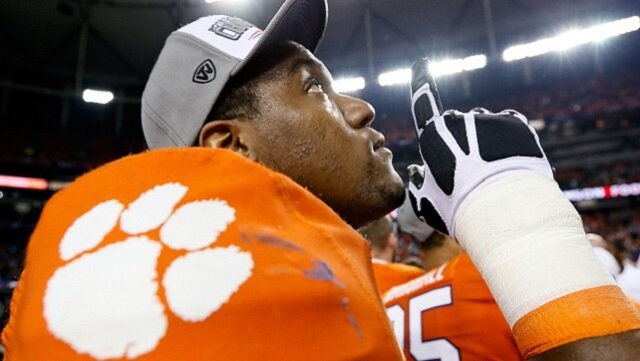 Brandon Thomas #63 of the Clemson Tigers reacts after their 25-24 win 