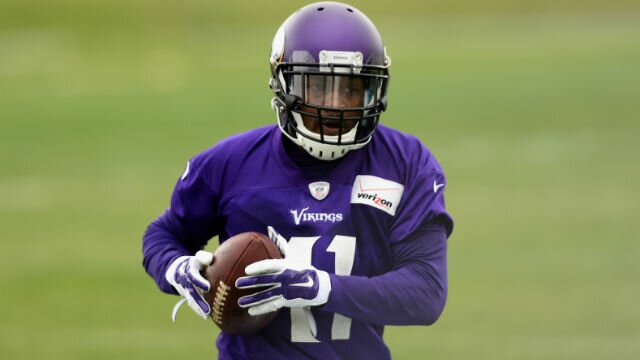 Baltimore Ravens Take Calculated Risk By Signing WR Mike Wallace
