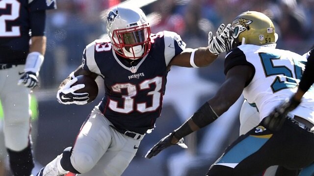 Patriots Give Dion Lewis Two-Year Extension