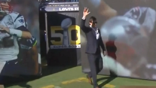 Watch Tom Brady Get Mercilessly Booed By Super Bowl Crowd