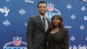 Eli Apple's Mom Adds To Her Resume As A New Must-Follow On Twitter