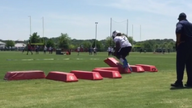 Tennessee Titans RB Derrick Henry Struggles With Footwork In Rookie Camp