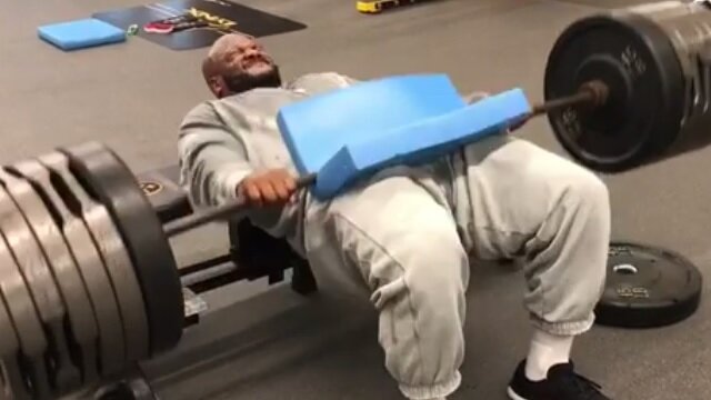 Pittsburgh Steelers\' James Harrison Has Some Insanely Strong Hips
