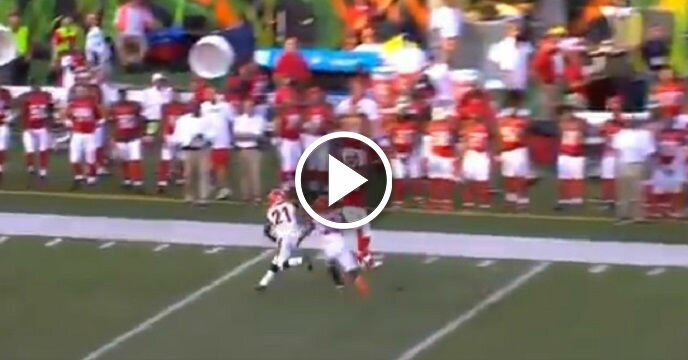 Buccaneers' Mike Evans Makes Sick One-Handed Catch on Opening Drive of First Preseason Game