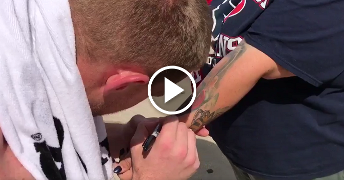 Texans' J.J. Watt Signs Fan's J.J. Watt Tattoo