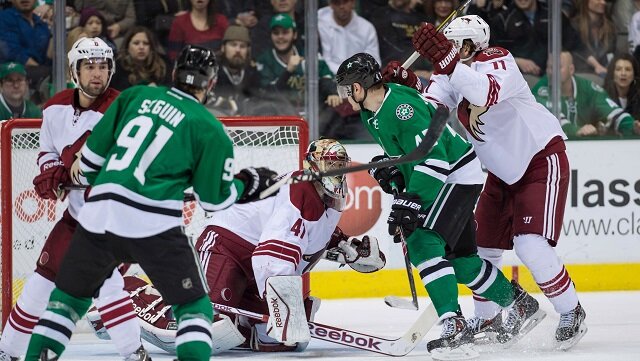 Dallas Stars and Phoenix Coyotes battle each other