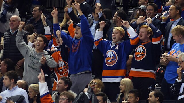 Islanders Fans Going Crazy