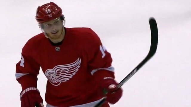 Detroit Red Wings\' Gustav Nyquist Buries One-Timer