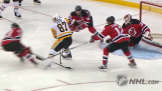 Sidney Crosby Punctuates Pittsburgh Penguins' Passing with Filthy No-Look, Between-the-Legs Assist
