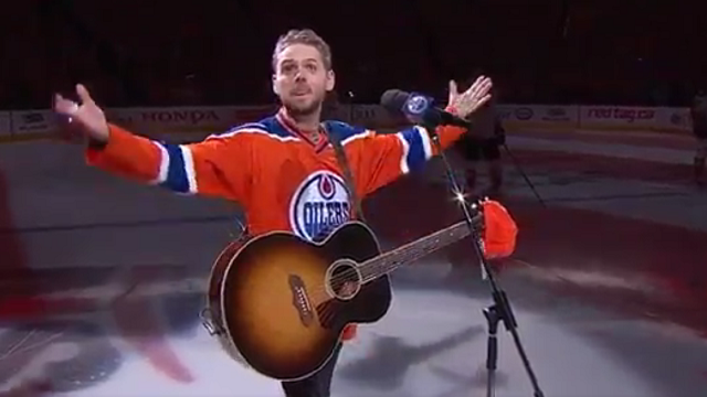 Edmonton Oilers Fans Sing \'Star-Spangled Banner\' After Country Star\'s Microphone Malfunctions