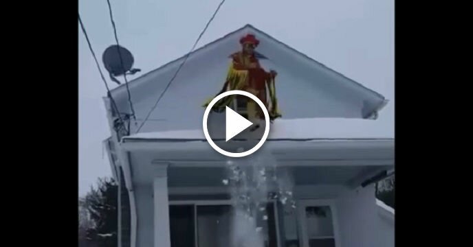 Crazy Dude Dresses Like 'Macho Man' Randy Savage and Drops an Elbow From Roof Onto Snow