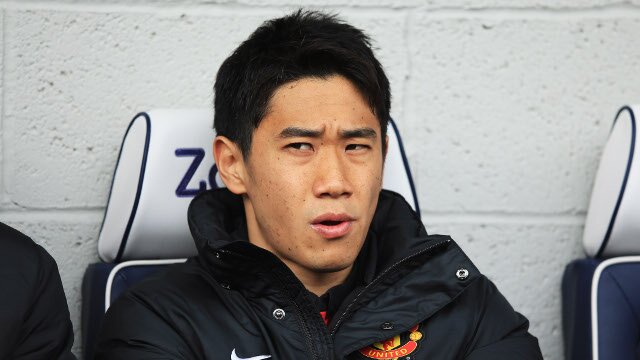 Shinji Kagawa sits on the bench for Manchester United