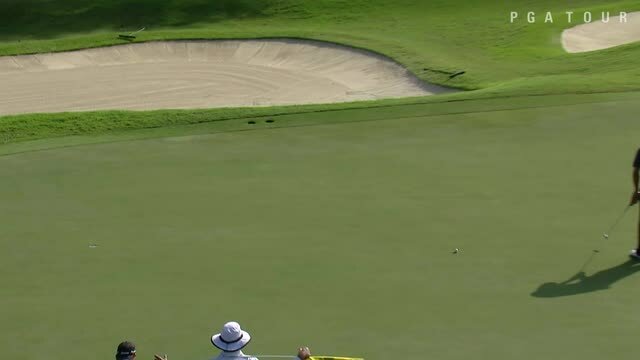 PGA TOUR | Brian Davis rolls in a left to right putt for birdie at Sony Open
