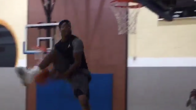 Davante Adams Can Fly, Shows Off Insane Hops With 360 Between-the-Legs Dunk