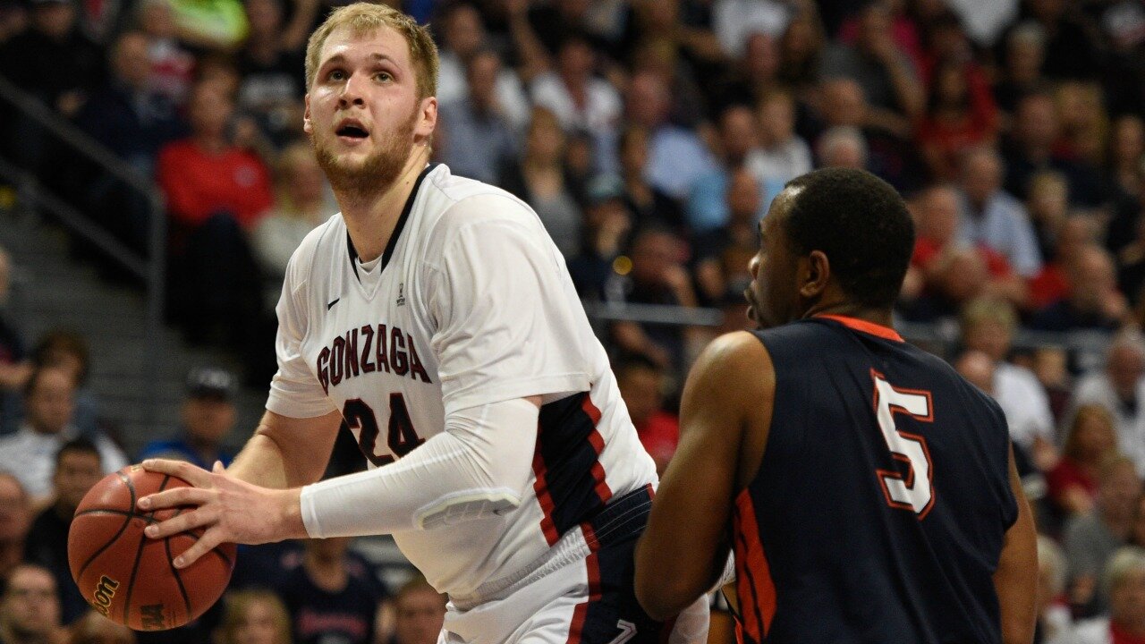 Caught On Camera: What Happens When You Try To Pick Up Gonzaga's Przemek Karnowski