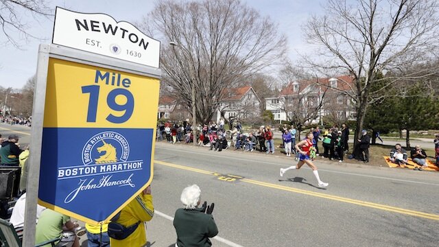 Participants in Boston Marathon Continued Running to Mass General Hospital to Donate Blood