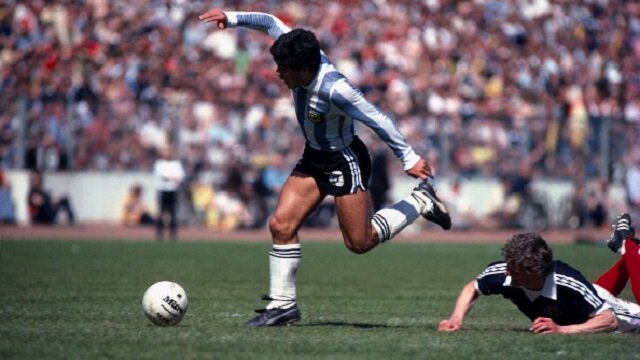 Diego Maradonae: Scotland v Argentina 1979