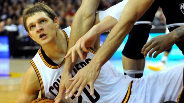 Cleveland Cavaliers' Timofey Mozgov Looks Totally Lost