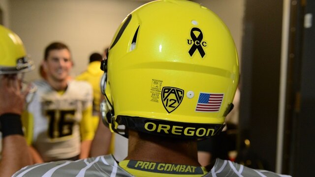 Oregon Football Shows Support for UCC Students, Staff With Heartfelt Gesture