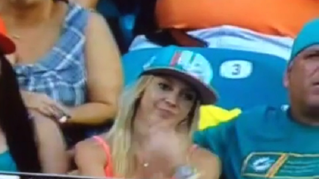 Miami Dolphins Fan Hilariously Flips Team The Bird During Blowout