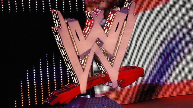 Jeremy Piven Hosts WWE's "Monday Night Raw" At Mohegan Sun Arena