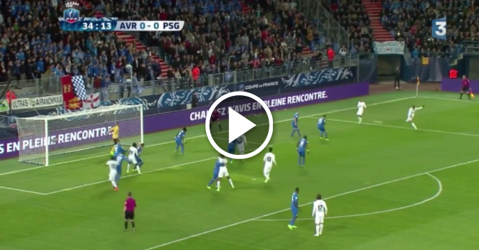 Hatem Ben Arfa Scores From Insane Angle on Free Kick for Paris Saint-Germain