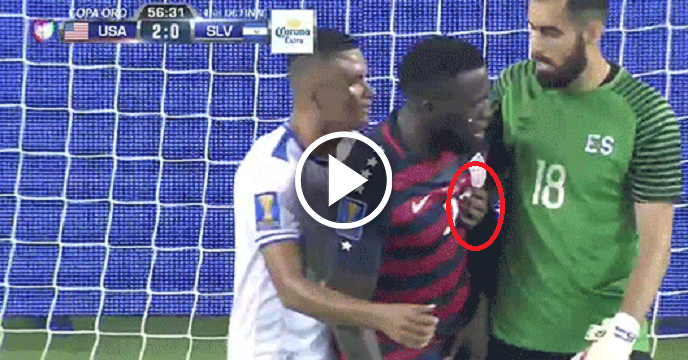 El Salvador Defender Outrageously Bites USMNT's Jozy Altidore And Twists His Nipple